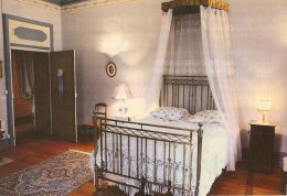chambre romantique du chateau de Marmont chambres d'hotes du chateau de Marmont en Dombes, acces direct au golf de Bresse (Ain)